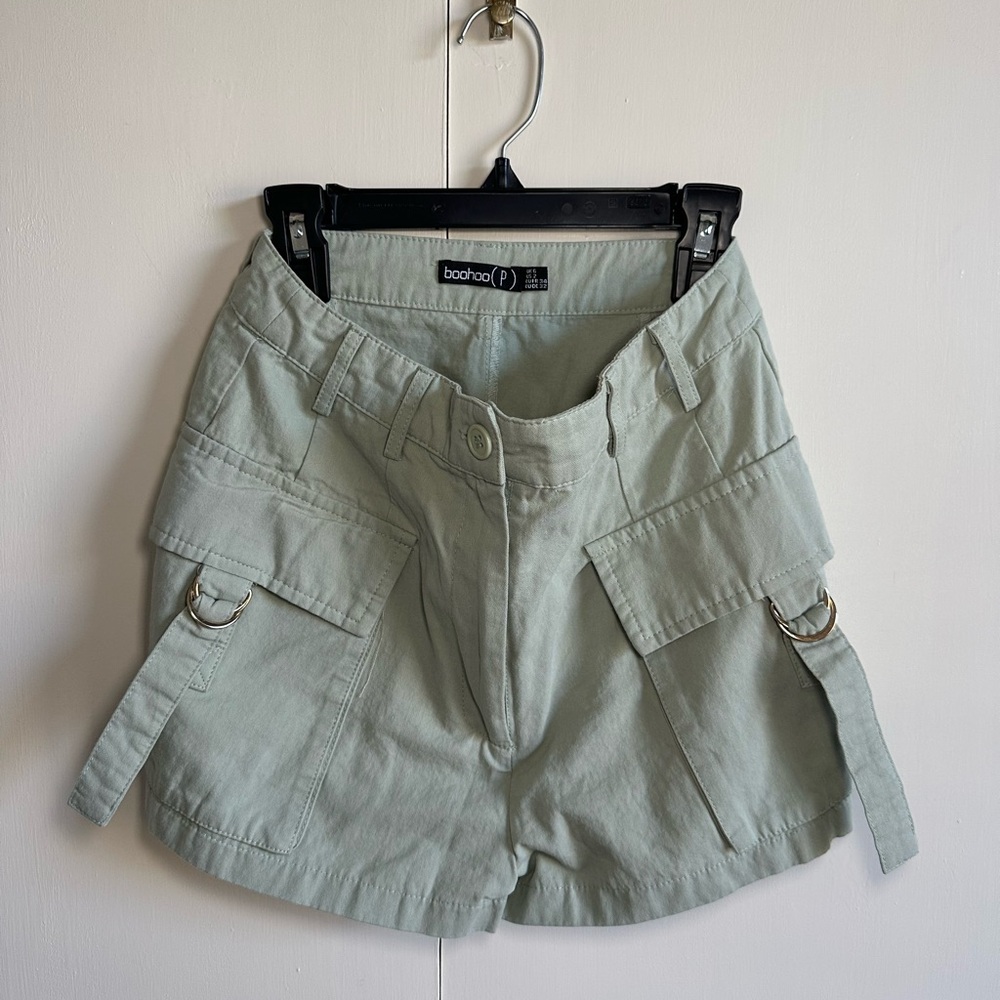 Boohoo green cargo shorts